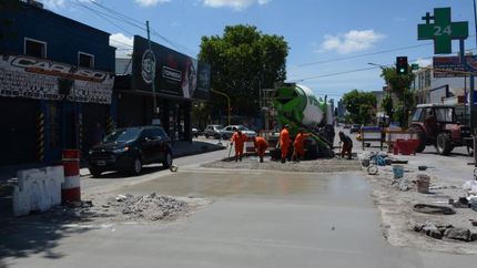 Trabajos sobre Yrigoyen y Dorrego, en Temperley.