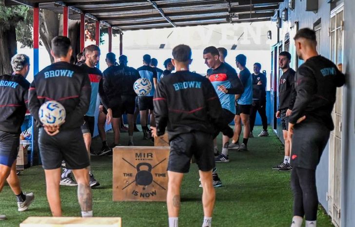 Brown sufrió dos bajas más.