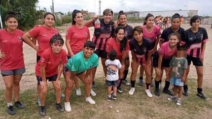 La práctica del deporte tiene como fin ser una contención para los vecinos.