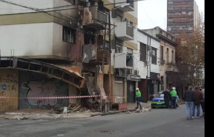 Al parecer el incendio se produjo por una explosión en la instalación de gas.