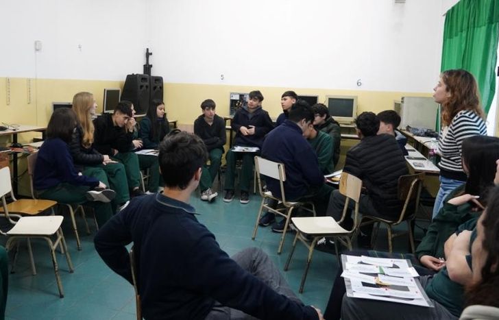 Hay encuentros destinados a estudiantes y también a las familias.