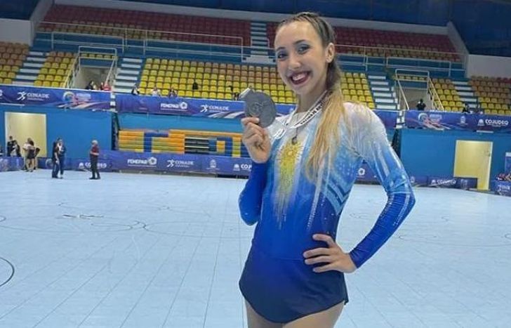 Carolina Burwan, feliz con su medalla en el Panamericano