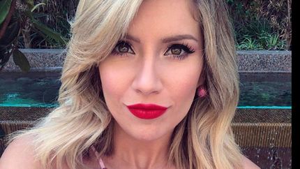 ¿a quien le reviso laurita el celular?