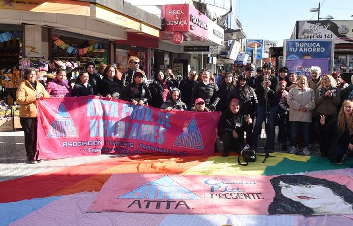 Entregan folletos y preservativos en Laprida.