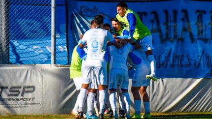 Temperley celebra su buen momento en el torneo.