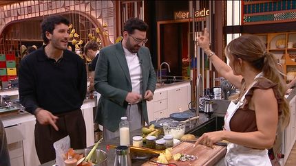 Sebastián Yatra y Evangelina Anderson, en MasterChef Celebrity.&nbsp;