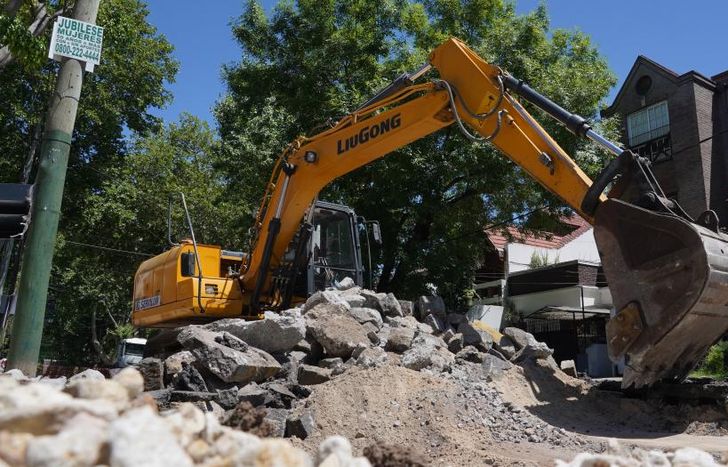 Hay varios frentes de obra sobre Las Heras.