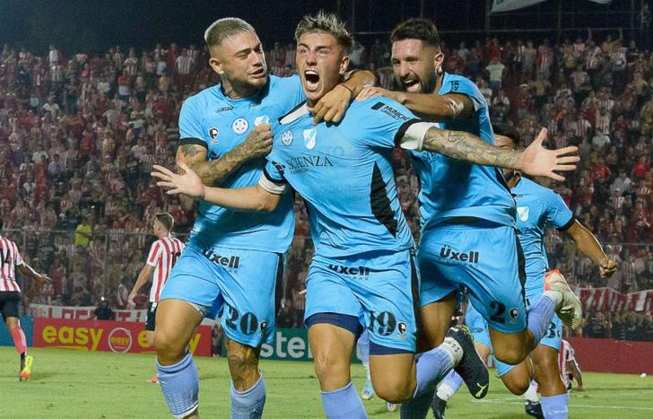 El delantero marcó su primer gol en Temperley.