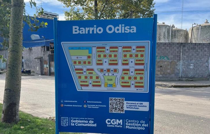 Gracias al apoyo del Municipio de Lomas de Zamora y al trabajo de los vecinos instalaron los mapas en los ingresos del Barrio Odisa de Lomas.