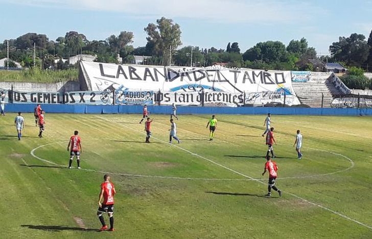 Claypole sumó un punto importante y quedó como líder en la D.