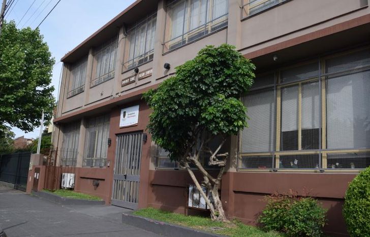 En junio de 1932, el colegio se mudó al edificio de Pringles 27.