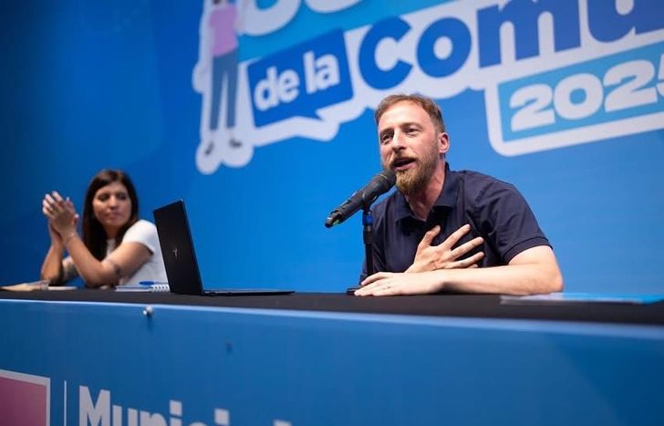 Federico Otermín encabezó el Congreso de la Comunidad de Lomas junto a más de 5 mil vecinos.&nbsp;