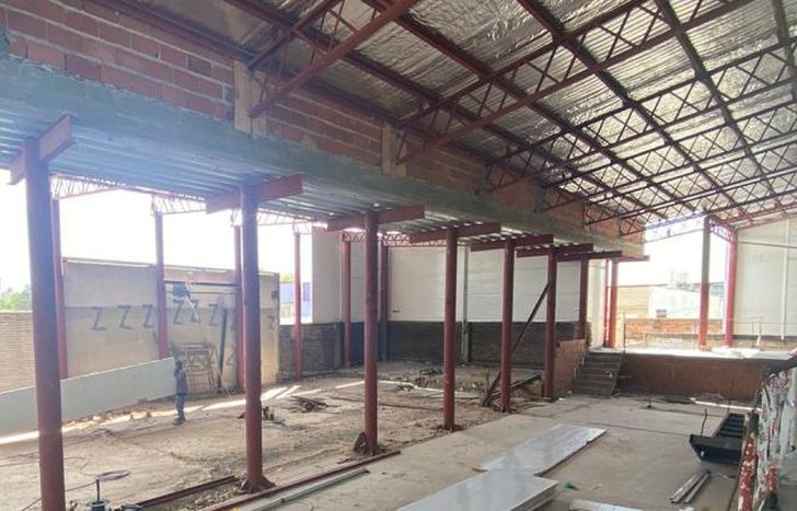 El edificio está ubicado sobre la calle Cochabamba al 900.