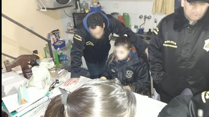 demorado por falsa amenaza de bomba