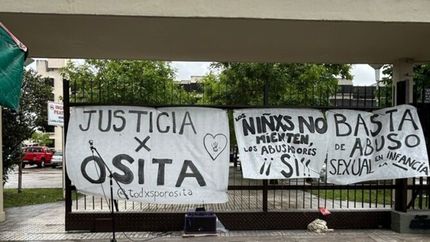 Manifestación en apoyo a Osita en los Tribunales de Lomas.