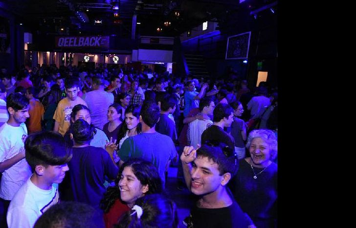 la matinée reúne a jóvenes de distintas ciudades del conurbano.