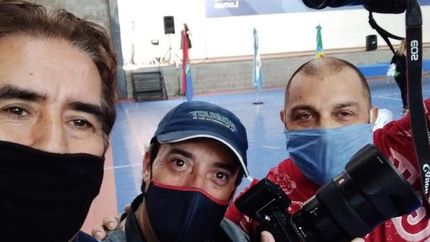 Chiqui trabaja a diario para contar las noticias lomenses. Chiqui trabaja a diario para contar las noticias lomenses.