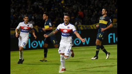 Janson, de penal, anotó un gol clave para acomodar el partido a su favor.