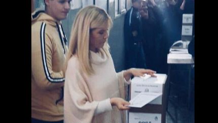 tras su votación brindó declaraciones.