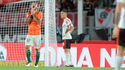 osvaldo, entre la guitarra y la pelota