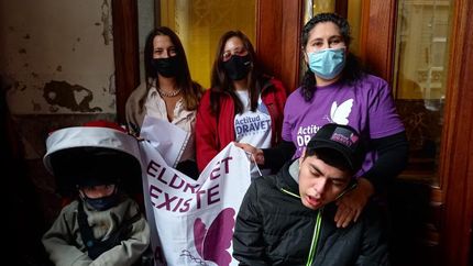 La lomense Valeria Espejo a la cabeza de la lucha. La lomense Valeria Espejo a la cabeza de la lucha.