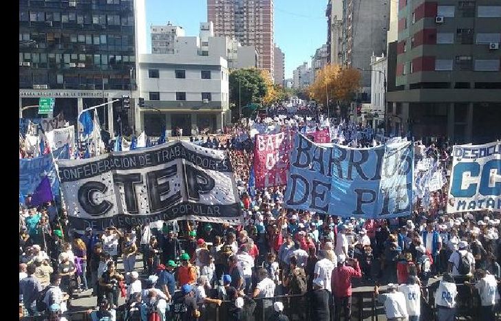Los movimientos políticos y sociales serán protagonistas este viernes.