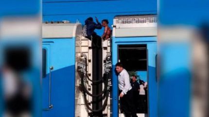 Viajaba en el techo de la formación.