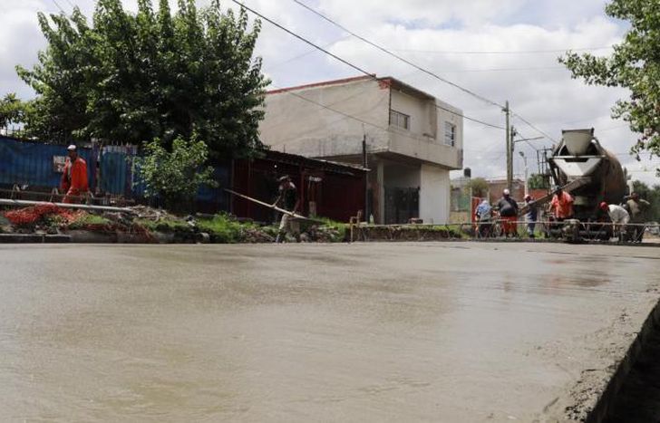 Asfaltan el tramo que va desde París hasta Barcelona.