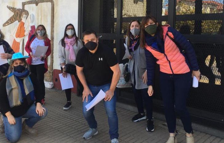 Docentes sorprendieron a estudiantes en sus casas.