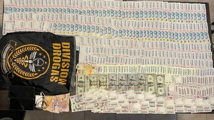 Dinero incautado en los allanamientos por tráfico de drogas.