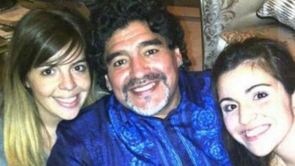 Diario La Unión | Diego Maradona con Dalma y Gianinna.