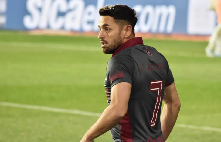 El Laucha Acosta volvió a acusar a los dirigentes de su salida de Lanús.