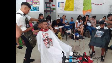 ensenan peluqueria, electricidad y panificacion, gratis