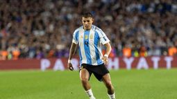 Facundo Medina, el lomense que interesa en River.