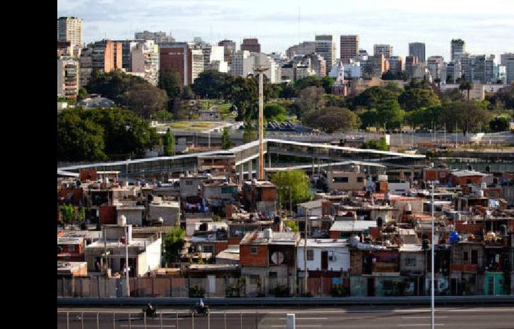 Los trabajadores de los sectores más bajos perdieron 30 por ciento de su poder adquisitivo.