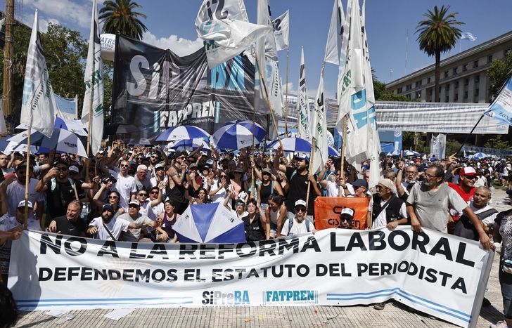 Reforma laboral de Javier Milei: el periodismo, en defensa de los estatutos de prensa.