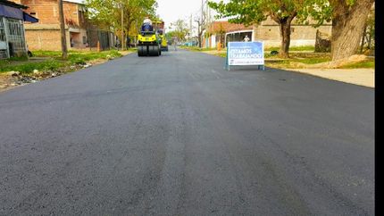 lomas: aprovechan que hay menos circulacion de vehiculos para arreglar mas calles