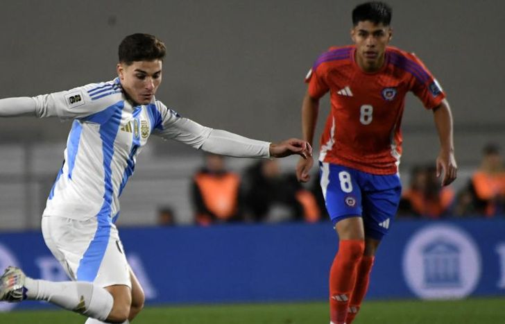 Julián Álvarez en acción.