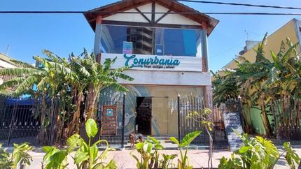 Está ubicado en Alsina 261. Está ubicado en Alsina 261.
