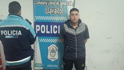 El imputado se resistió a su arresto y trató de fugarse. El imputado se resistió a su arresto y trató de fugarse.