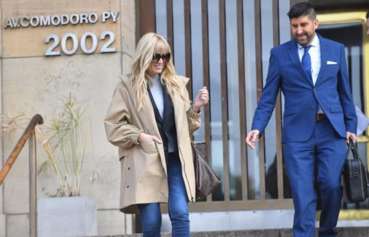Viviana Canosa, saliendo de Tribunales.