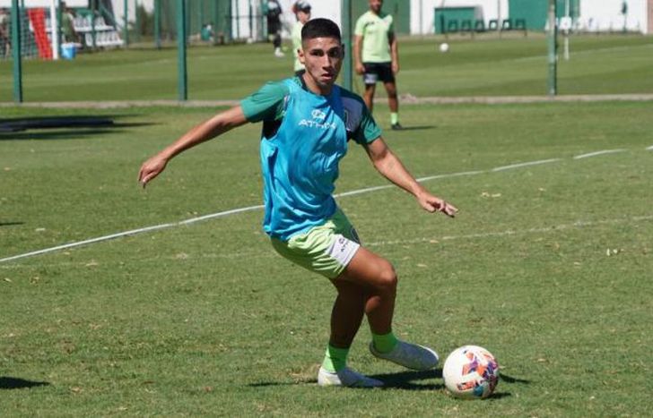 El delantero se sumó a los trabajos en Luis Guillón.