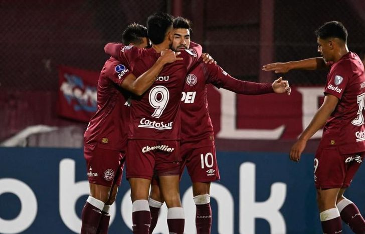 Cerró el semestre con un empate por Sudamericana.