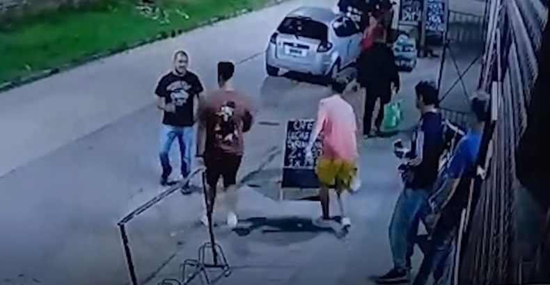 El momento en que se desat&oacute; la pelea que termin&oacute; con el homicidio de Walter.