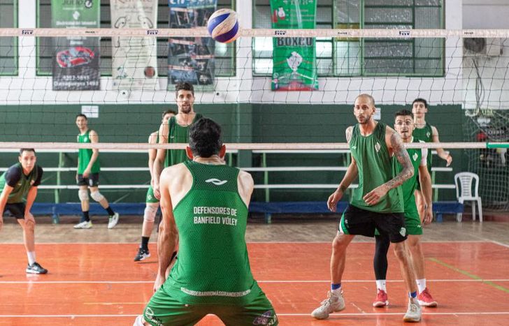 Defensores de Banfield debuta en Mar del Plata.