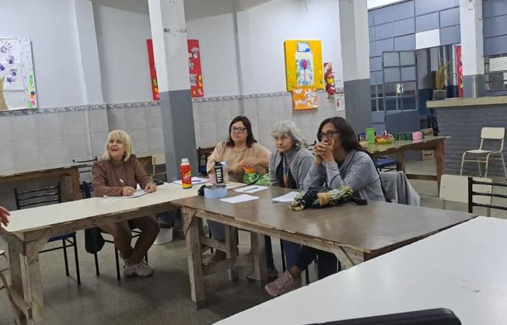 La docente local se dedica a capacitar a colegas para generar una mejora en las aulas.