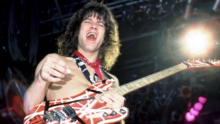 Eddie Van Halen con su Kramer.