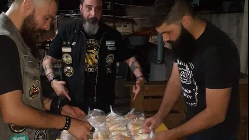 Los tres lomenses miembros de Bearded Villains Argentina.