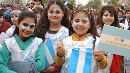 La jura al símbolo patrio, un acto de suma importancia para estudiantes y directivos. La jura al símbolo patrio, un acto de suma importancia para estudiantes y directivos.