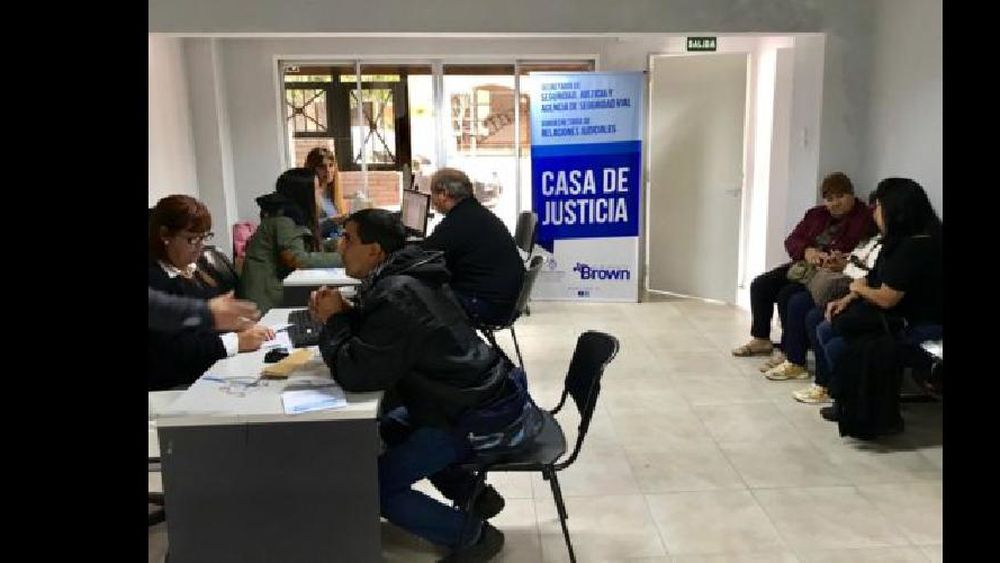 Habrá asesoría jurídica gratuita a los vecinos en el Barrio Santa Rosa de Glew